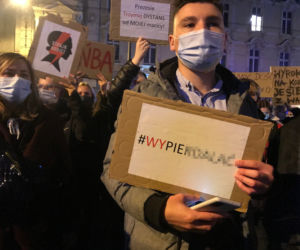 Protest kobiet w Katowicach. Tłumy strajkują przeciwko zakazowi aborcji