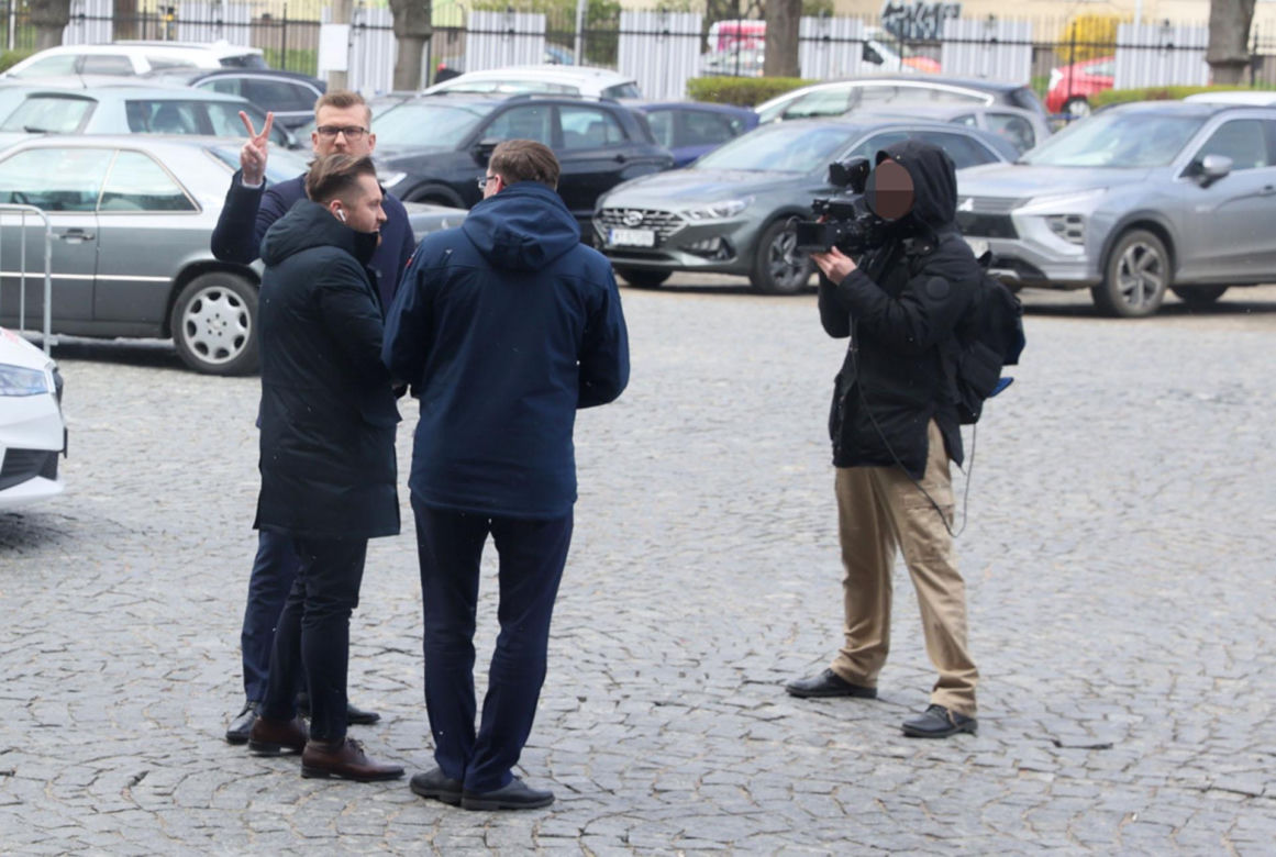 Awantura o debatę Nawrockiego i Trzaskowskiego w Końskich