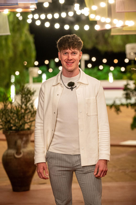 Love Island 9: produkcja chce zniszczyć Jarka? Widzowie są zażenowani!