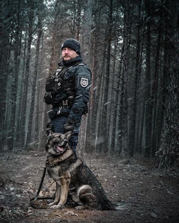 Kazik przeszedł na emeryturę. Dostał medal i... kość!