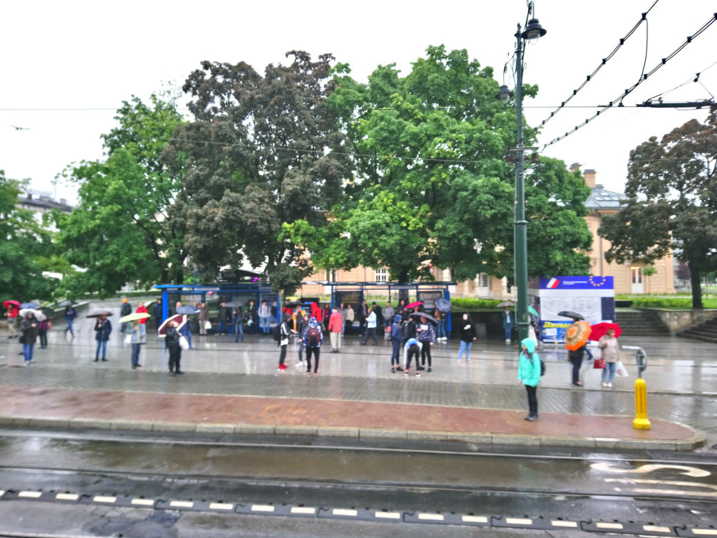 Kraków całkowicie sparaliżowany przez ulewy 23.05.2019: zalane drogi, brak prądu, nie kursują tramwaje