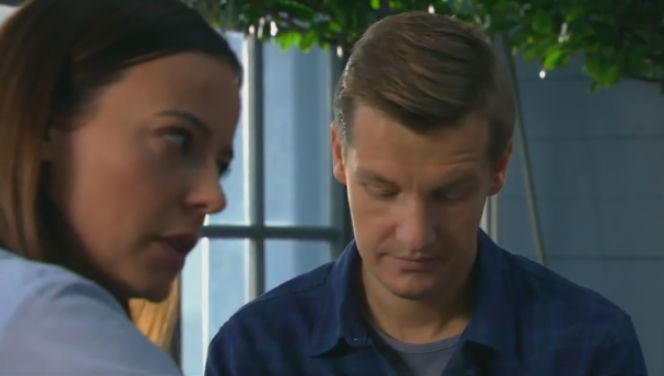 M jak miłość odcinek 1127, Magda Marszałek (Anna Mucha), Paweł Zduński (Rafał Mroczek)