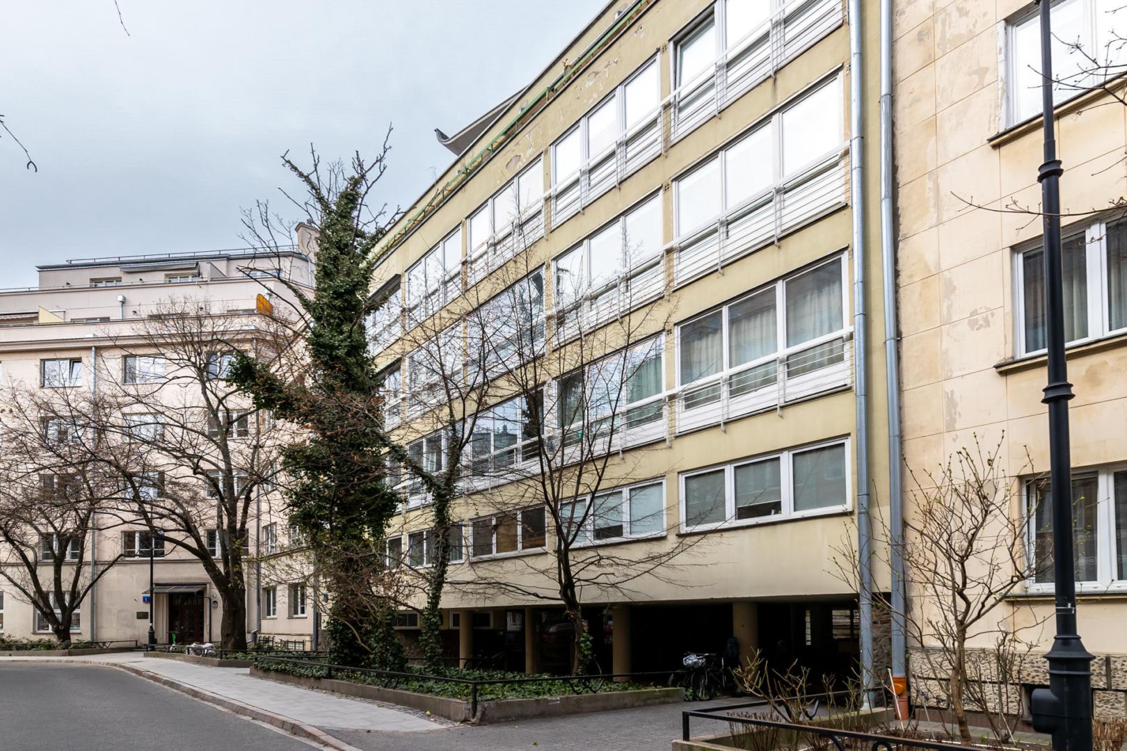 Dom Pod Żaglem na Alei Przyjaciół w Warszawie