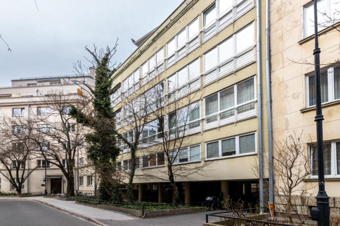 Dom Pod Żaglem na Alei Przyjaciół w Warszawie