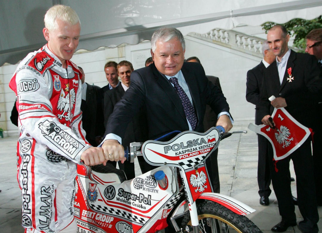 AI wybrała 5 najlepszych polityków w Polsce ostatnich 30 lat!