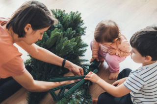 Ksiądz mówi, kiedy rozebrać choinkę. Termin nie wszystkim się spodobał