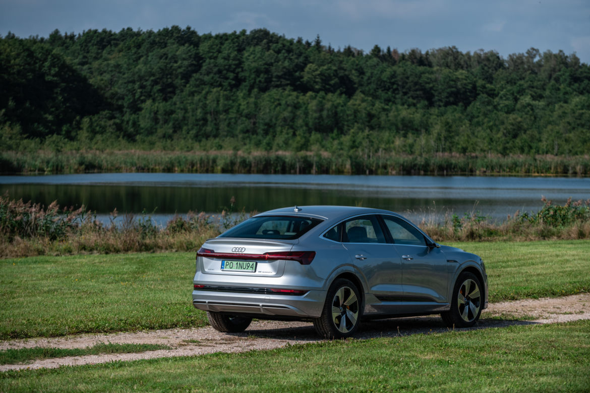 Audi e-tron Sportback 55 quattro S line (Florett Silver)