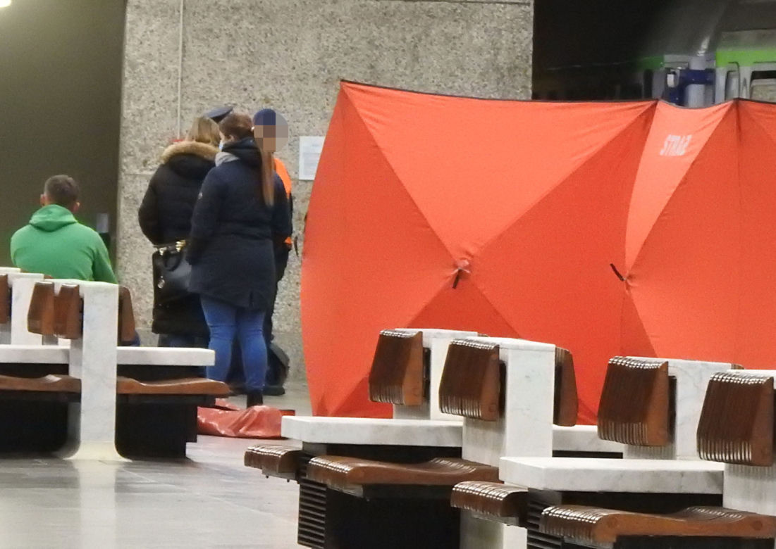 Makabra na dworcu centralnym. Ciało mężczyzny rozjechane przez pociąg