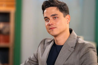 Pierwsza miłość: Jolka nie wytrzymuje presji i przy wszystkich wyznaje, że kocha Tomka