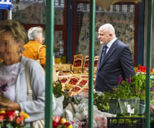 Paweł Kowal na targu