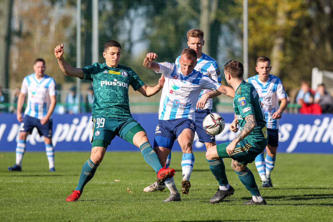 Legia męczyła się do Świtu