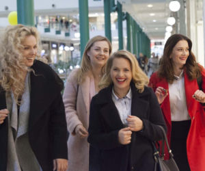 Przyjaciółki odcinek 110, Anka (Magdalena Stużyńska), Inga (Małgorzata Socha), Zuza (Anita Sokołowska), Patrycja (Joanna Liszowska)