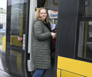 Koniec ze spaniem na siedzeniach w komunikacji miejskiej. Radni przegłosowali uchwałę