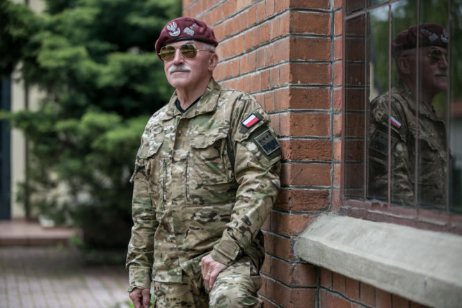 Generał Bieniek krytykuje Trumpa za słowa o polskich żołnierzach