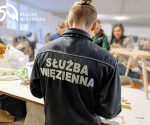 Więźniowie uszyli maskotki i poduszki dla małych pacjentów Szpitala Miejskiego w Siedlcach