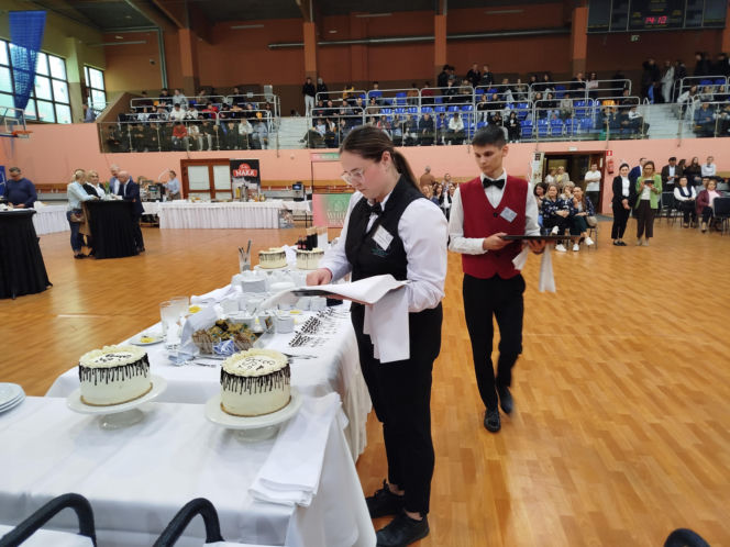 Już po raz ósmy w Siedlcach rywalizowali młodzi kelnerzy z całej Polski