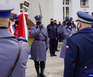 Ślubowanie ponad stu nowych policjantów w Olsztynie. Będą służyć w całym regionie [ZDJĘCIA]