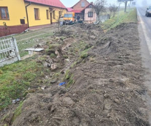 Wypadek w Brzózie Królewskiej. Zgineły 2 osoby [ZDJĘCIA]