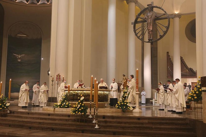 To największa archikatedra w Polsce. Symbol niepodległości i buntu wobec władz komunistycznych