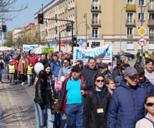 Marsz Godności Osób Niepełnosprawnych w Białymstoku. Ponad tysiąc osób przeszło ulicami miasta