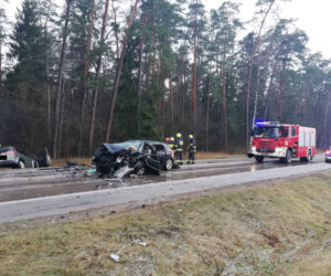 Czołowe zderzenie na Podlasiu. 5 osób rannych [ZDJĘCIA]