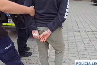Awantura przed blokiem. 49-latek zginął od ciosów nożem! Para w areszcie