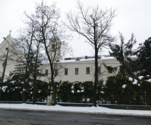 Odcięły się od świata. Dopadł je wirus.