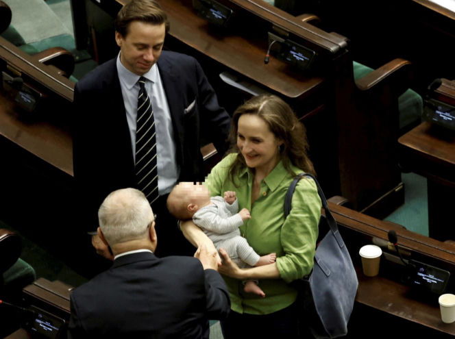 Bosakowie przyszli do Sejmu ze Stefankiem