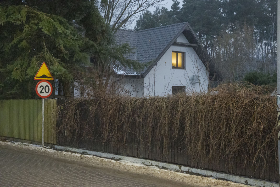Nie żyje młodziutka lekarka z Legionowa. Zginęła przed własnym domem. Rozjechał ją pijany mąż?!