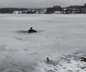 Symulacja akcji ratunkowej na zbiorniku Korzeń w Skrzyszowie