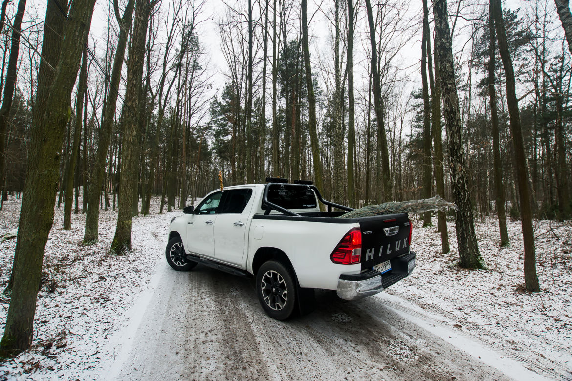 Toyota Hilux Selection 2.4 D-4D 4x4 - pomocnik Świętego Mikołaja