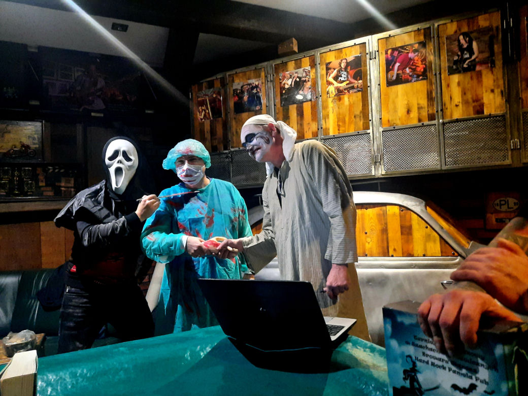 Halloweenowy turniej szachowy w Hard Rock Pubie Pamela. Torunianie i goście bawili się doskonale