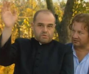 RANCZO 7 sezon odc. 89. Kusy (Paweł Królikowski), ksiądz (Cezary Żak)