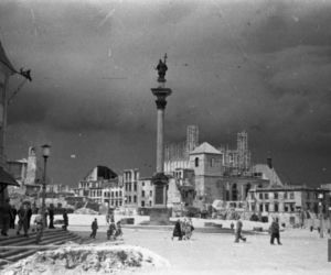 Powstanie Warszawskie. Te same miejsca w stolicy w 1944 roku i dziś
