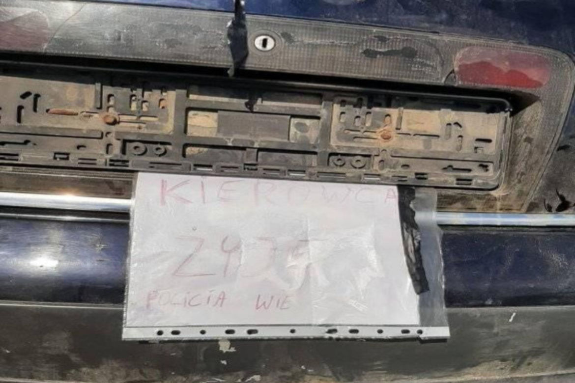 Pisa. Samochód wpadł do rzeki