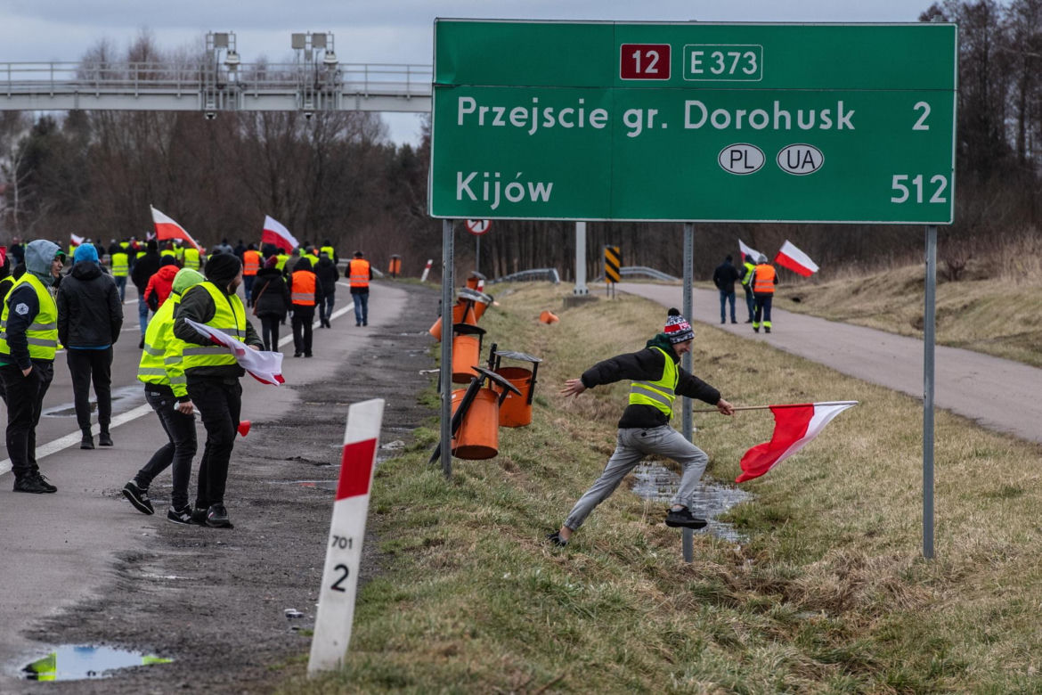 Strajk rolników. Ciągniki blokują drogi w całej Polsce. Gigantyczne utrudnienia