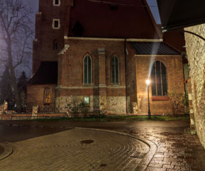 Kraków: Pijany kierowca rozbił zabytkowy kościół w Wigilię. Miał 1,7 promila!