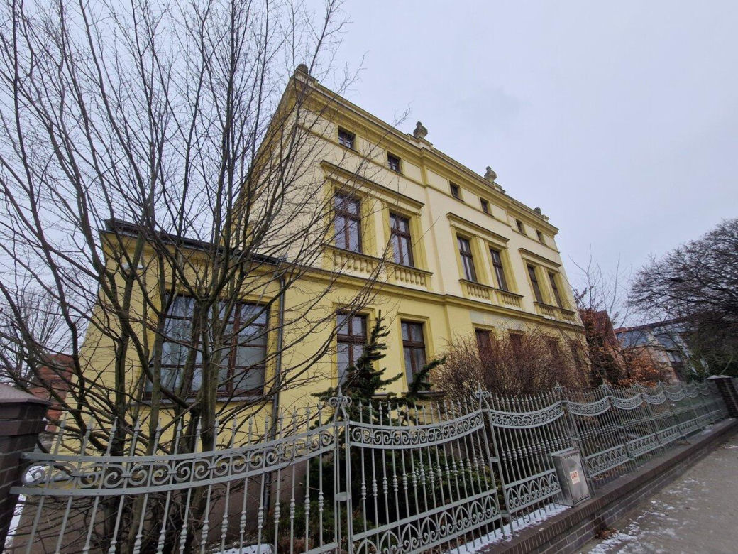 Miasto dołoży się do remontu elewacji trzech zabytkowych kamienic w Lesznie