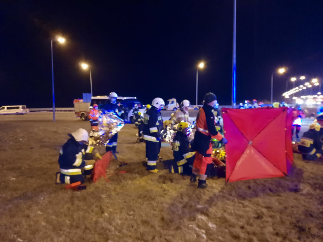 Tragiczny wypadek autokaru na autostradzie A4. Zdjęcia ratowników medycznych