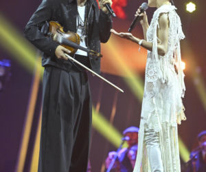 Co ona ma na sobie?! Szroeder wyglądała jak w firance z PRL-u