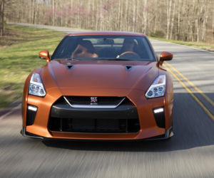 Nissan GT-R lifting 2017
