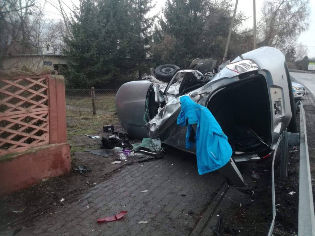 Tragedia na drodze w Kwieciszewie! Nie żyją trzy osoby! [ZDJĘCIA]