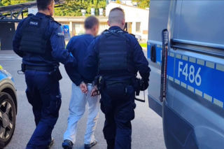 Chciał spalić lokatorów, bo pokłócił się z partnerką. Ogień odciął im drogę ucieczki