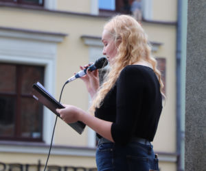 Młodzieżowy Strajk Klimatyczny w Toruniu. Protestowali przeciwko rządowi i korporacjom