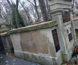 Wyczyszczony grób rodziny Stuhrów