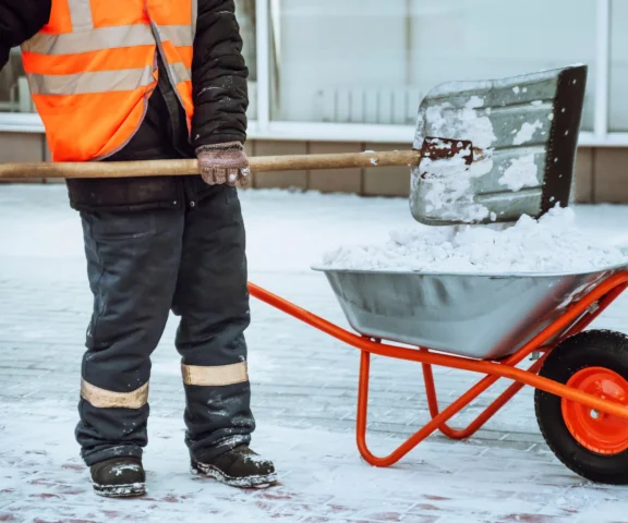 Tragedia podczas odśnieżania. Nie żyje 41-latek