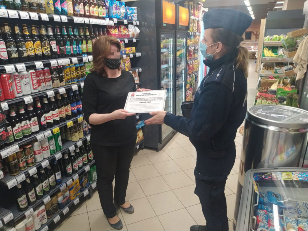 Policjanci edukują seniorów w Warszawie