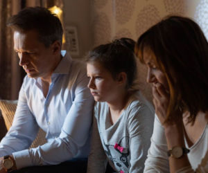 Na dobre i na złe, odcinek 729. Falkowicz (Michał Żebrowski), Matylda (Amelia Czaja), Kasia Smuda (Ilona Ostrowska)
