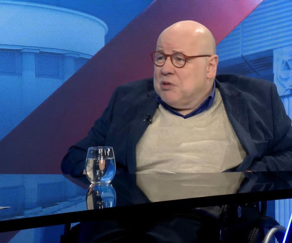Senator Jan Filip Libicki podczas wywiadu w studio. O krytyce Pełczyńskiej-Nałęcz przeczytasz na SE Polityka.