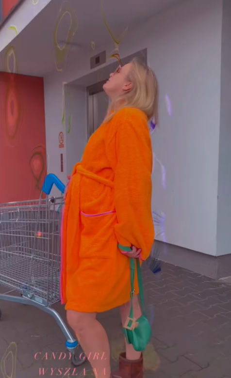 M jak miłość. Julia Malicka (Marta Chodorowska) na planie